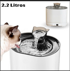 Fuente de agua para mascotas de 2,2 litros con gato bebiendo