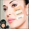 Referencias de tonos Brown, Natural e Ivory de la base Moisture Cushion; producto ofrecido en tono Natural